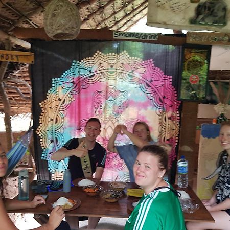 Sigiriya Rastha Hostel Luaran gambar