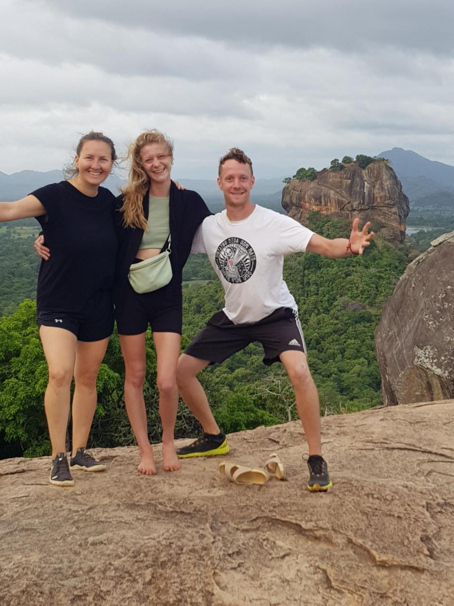 Sigiriya Rastha Hostel Luaran gambar